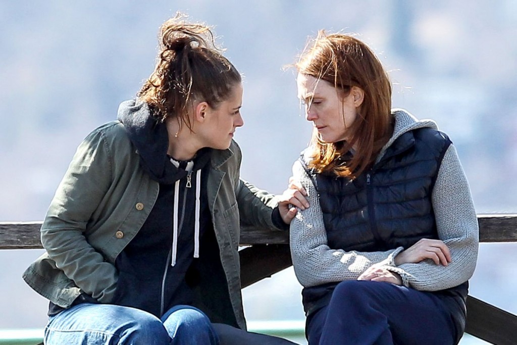 Movie Guide Me_kristen-stewart-and-julianne-moore-on-the-set-of-still-alice_3